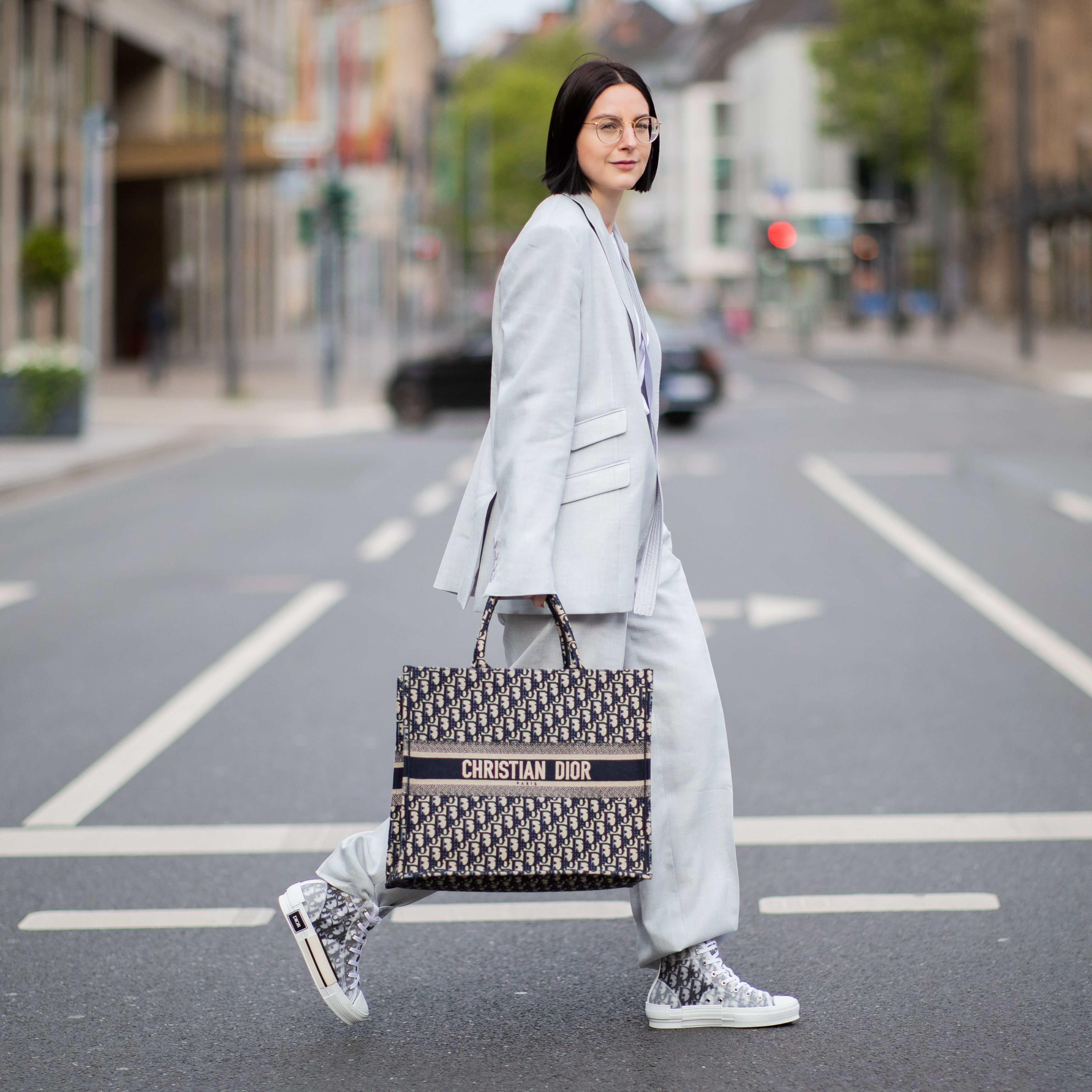 Dior Book Tote 通勤街拍